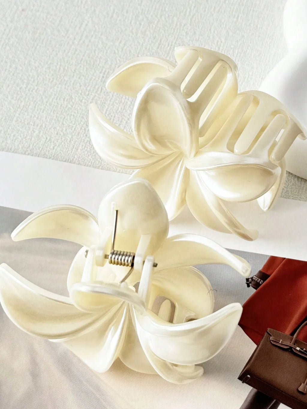 Pinces à Cheveux Fleur Brillantes - Barrettes Élégantes Dorées Accessoire Coiffure Femme & Fille 1-2 Pièces