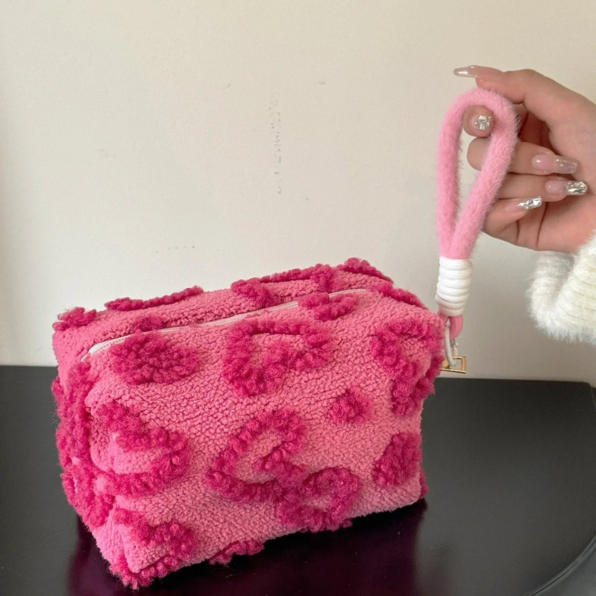 Trousse de maquillage en peluche avec poignée – Sac de rangement cosmétique de voyage, pochette mignonne à motif cœur